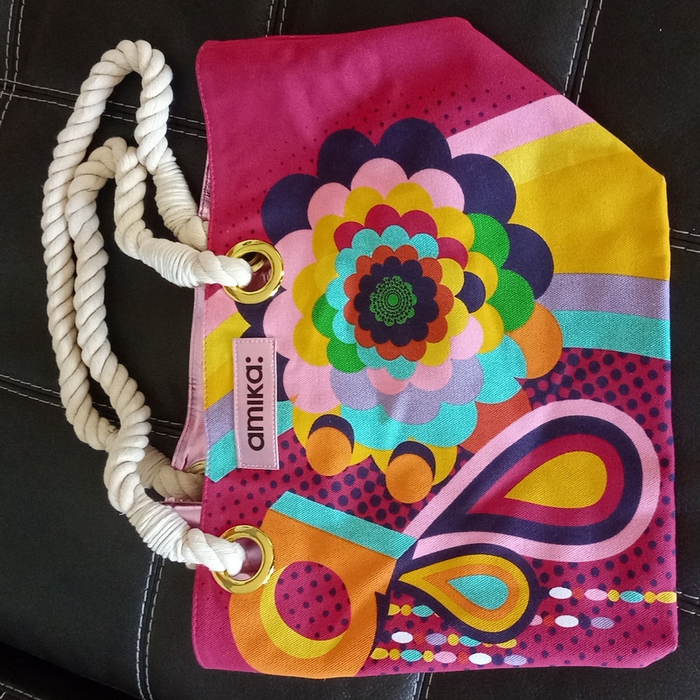 Groovy canvas tote